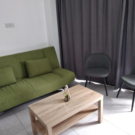 Cozy Place In The Heart Of Harbor Apartment Paphos Exterior foto