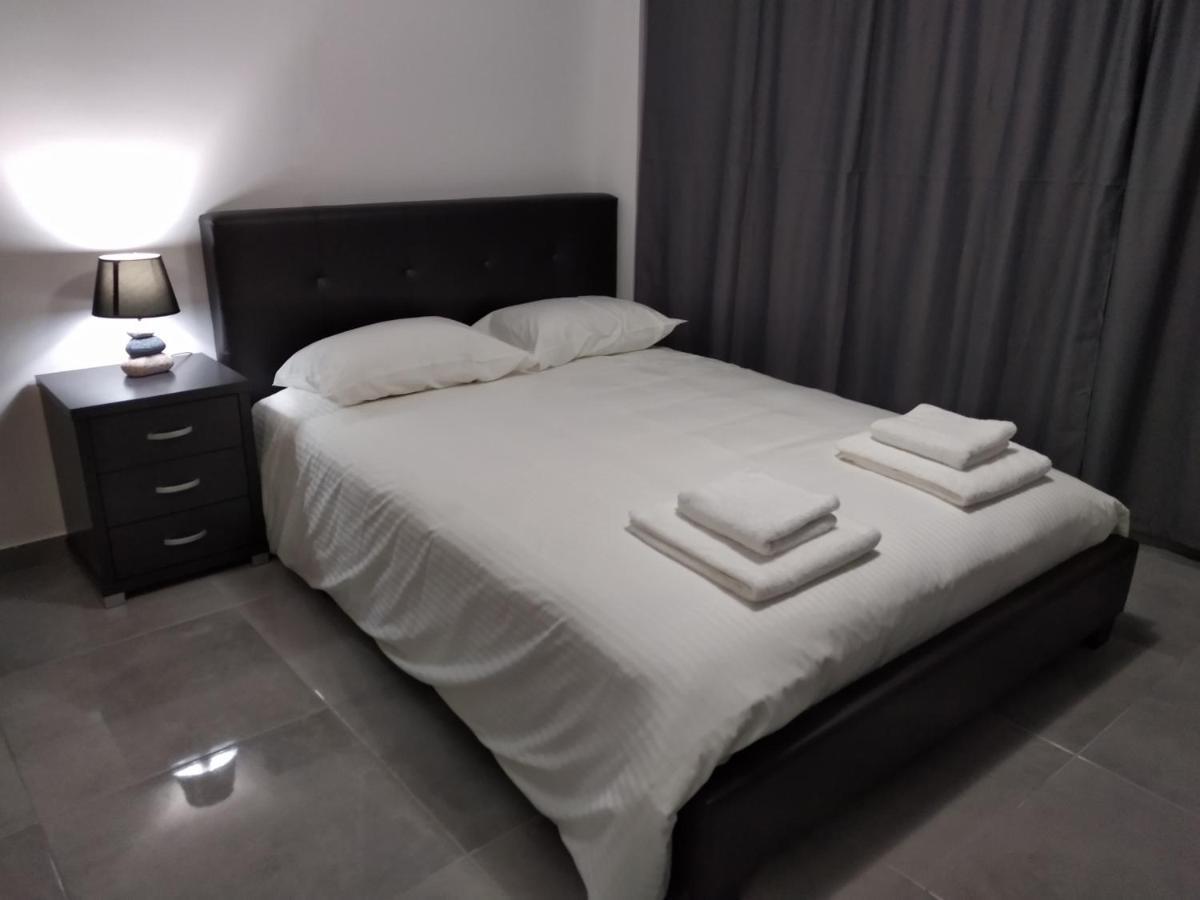 Cozy Place In The Heart Of Harbor Apartment Paphos Exterior foto