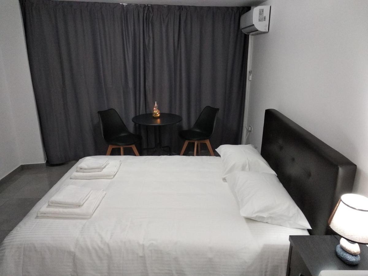 Cozy Place In The Heart Of Harbor Apartment Paphos Exterior foto